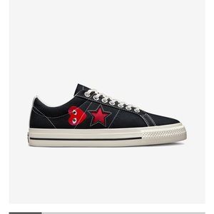 NWT PLAY CONVERSE
Red Heart One Star
Black